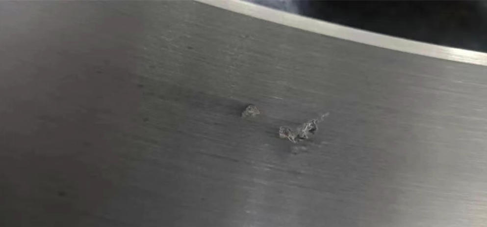 Eienskappe en voorkomingsmaatstawwe van porie neerslag in grys gietyster